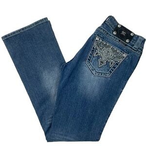 MISS ME EASY BOOT RHINESTONE EMBROIDERED DISTRESSED BOOTCUT JEANS